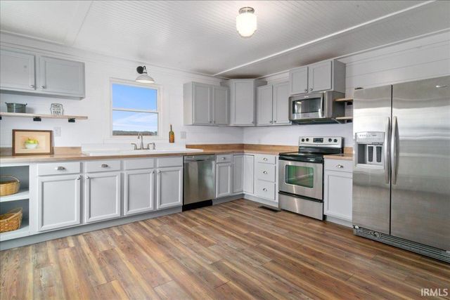 4833 N SHILOH CHURCH Road, Patoka, IN 47666