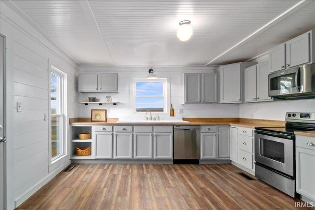 4833 N SHILOH CHURCH Road, Patoka, IN 47666