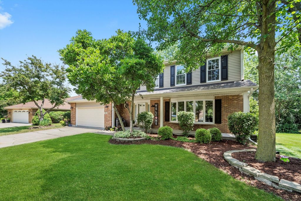 7801 Green Valley Court, Darien, IL 60561