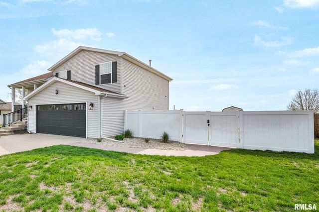 1821 PARKFIELD Drive, Pekin, IL 61554