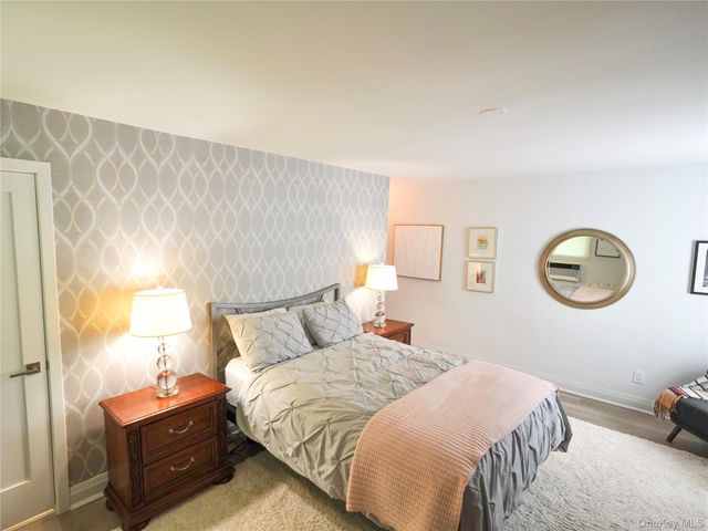50 Hillpark Avenue 3E, Great Neck Plaza, NY 11021