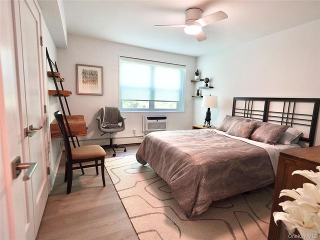 50 Hillpark Avenue 3E, Great Neck Plaza, NY 11021
