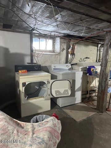 16 Jackson Street, Amsterdam, NY 12010