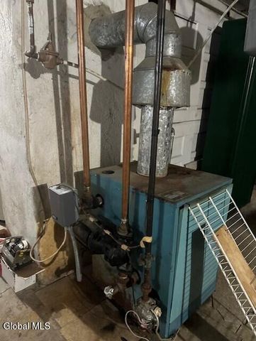 16 Jackson Street, Amsterdam, NY 12010