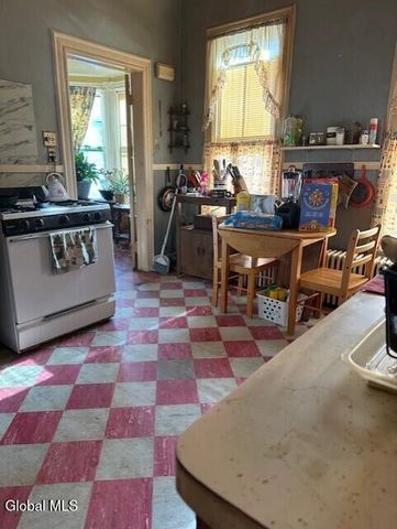 16 Jackson Street, Amsterdam, NY 12010