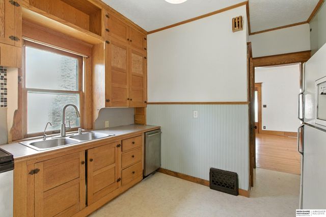 2045 S 20th Street, Lincoln, NE 68502