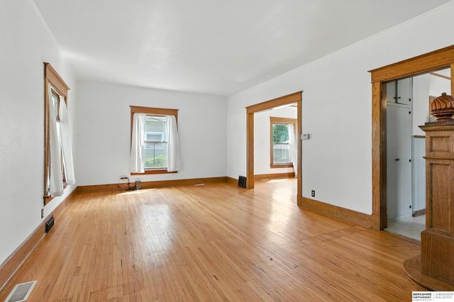 2045 S 20th Street, Lincoln, NE 68502