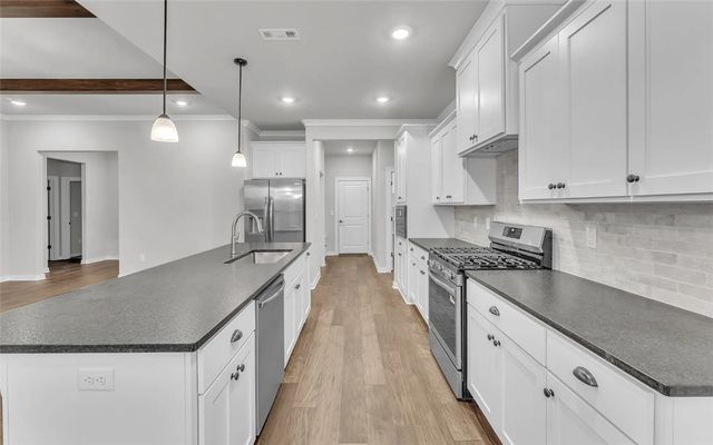 2133 S Magnificent Loop, Fayetteville, AR 72701