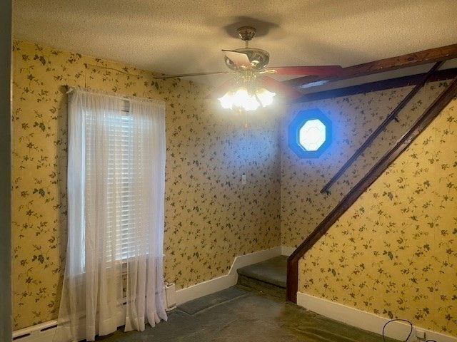 11 Thornfell St, Springfield, MA 01104