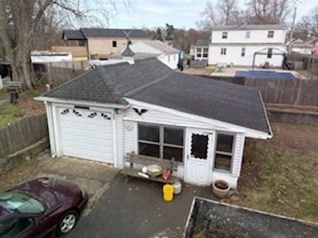 11 Thornfell St, Springfield, MA 01104