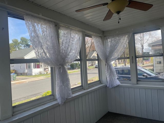 11 Thornfell St, Springfield, MA 01104