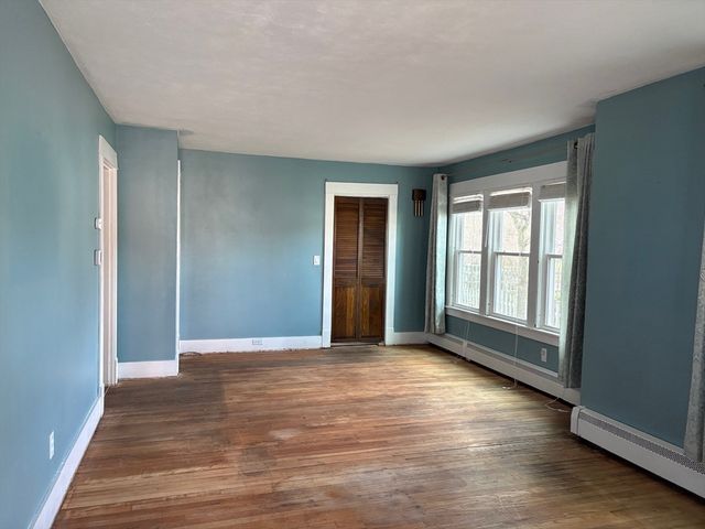 11 Thornfell St, Springfield, MA 01104