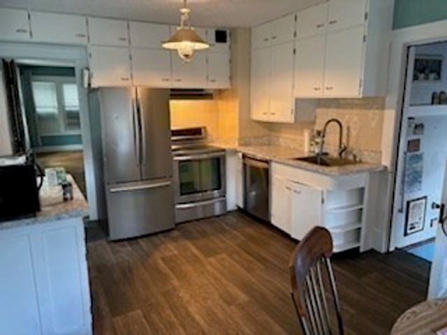 11 Thornfell St, Springfield, MA 01104