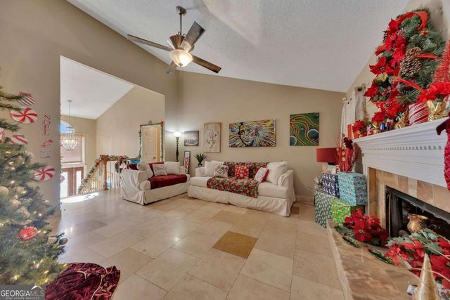 6401 Fox Run, Winston, GA 30187