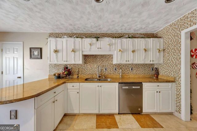 6401 Fox Run, Winston, GA 30187