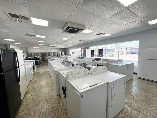 3090 BEE RIDGE ROAD, Sarasota, FL 34239