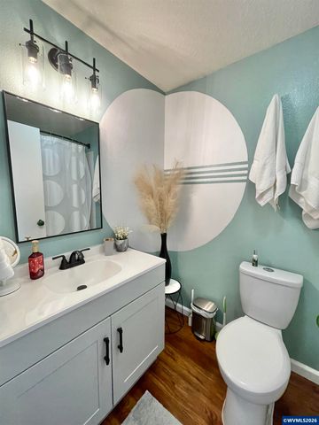 135 Wander Wy SE, Salem, OR 97301