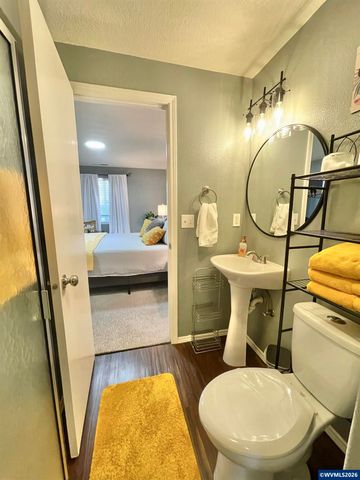 135 Wander Wy SE, Salem, OR 97301