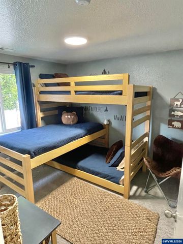 135 Wander Wy SE, Salem, OR 97301