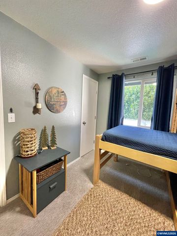 135 Wander Wy SE, Salem, OR 97301