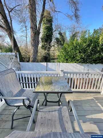 135 Wander Wy SE, Salem, OR 97301