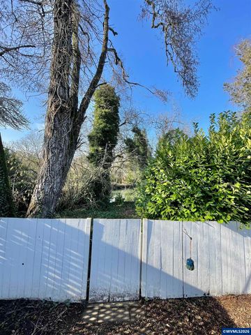 135 Wander Wy SE, Salem, OR 97301