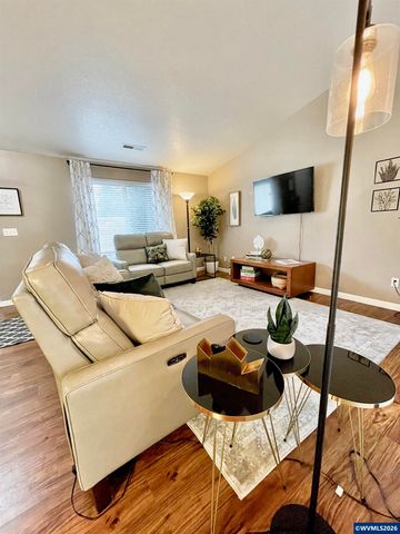 135 Wander Wy SE, Salem, OR 97301