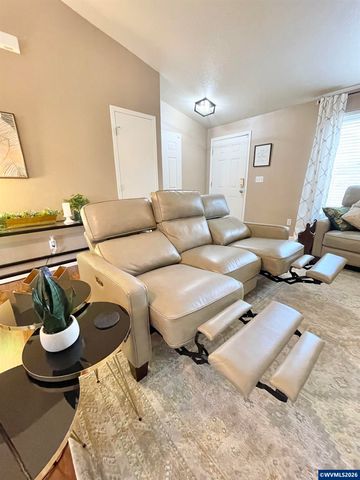 135 Wander Wy SE, Salem, OR 97301