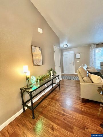 135 Wander Wy SE, Salem, OR 97301