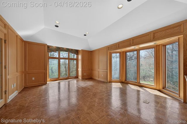 2131 Birchwood Way, West Bloomfield Charter Township, MI 48302