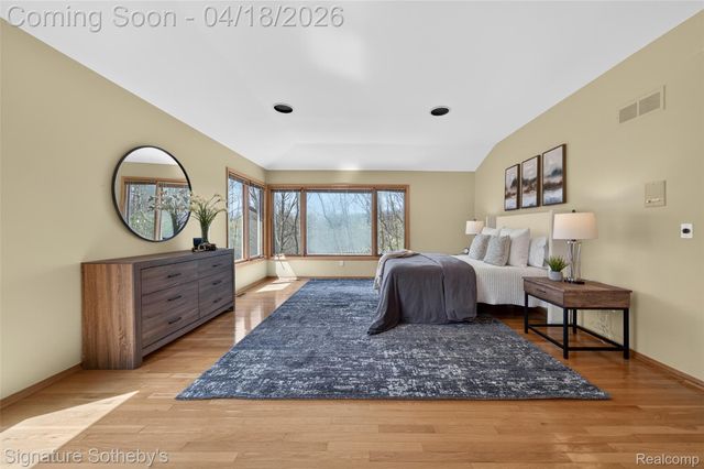 2131 Birchwood Way, West Bloomfield Charter Township, MI 48302