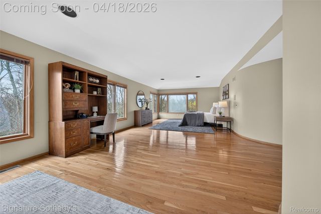 2131 Birchwood Way, West Bloomfield Charter Township, MI 48302