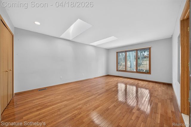 2131 Birchwood Way, West Bloomfield Charter Township, MI 48302