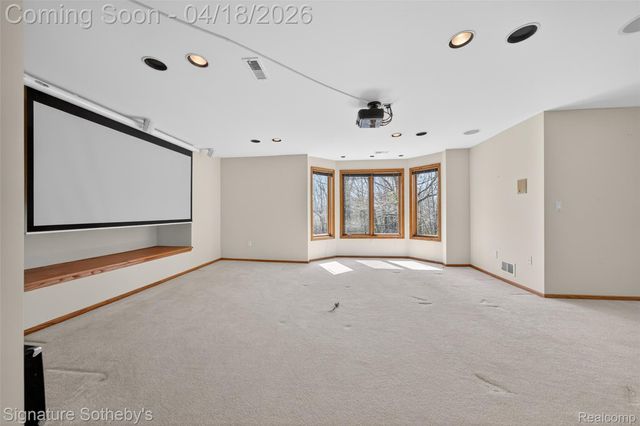 2131 Birchwood Way, West Bloomfield Charter Township, MI 48302