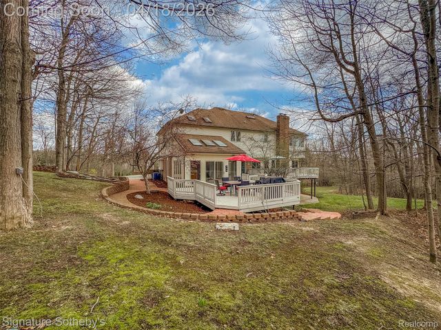 2131 Birchwood Way, West Bloomfield Charter Township, MI 48302