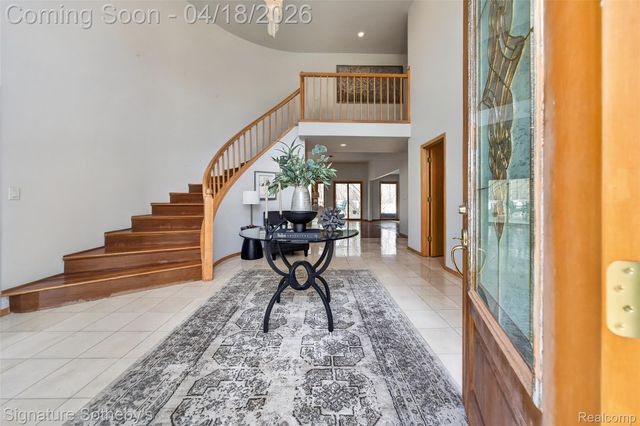 2131 Birchwood Way, West Bloomfield Charter Township, MI 48302