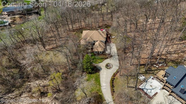 2131 Birchwood Way, West Bloomfield Charter Township, MI 48302