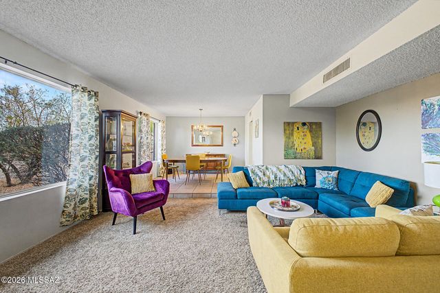 6851 N Machiavelli Way, Tucson, AZ 85741
