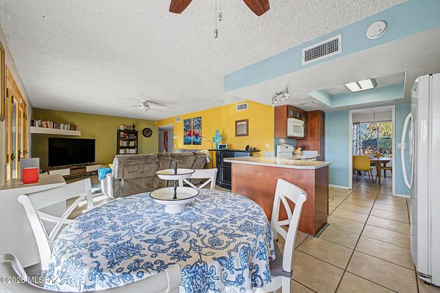 6851 N Machiavelli Way, Tucson, AZ 85741