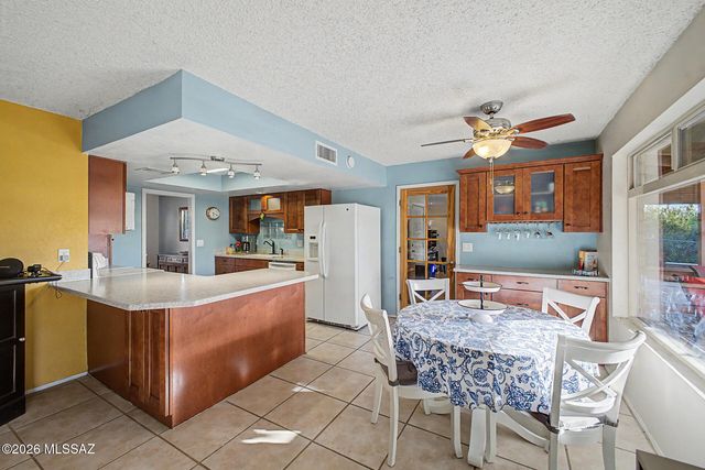 6851 N Machiavelli Way, Tucson, AZ 85741
