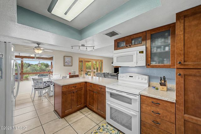 6851 N Machiavelli Way, Tucson, AZ 85741