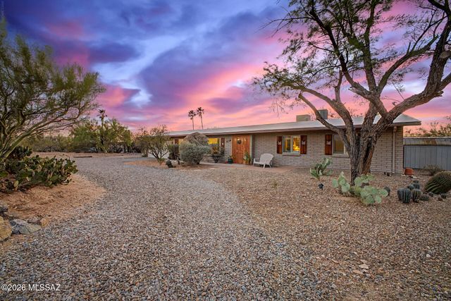6851 N Machiavelli Way, Tucson, AZ 85741