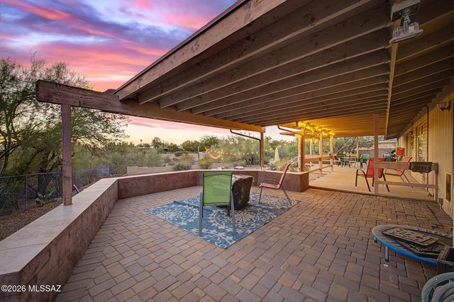 6851 N Machiavelli Way, Tucson, AZ 85741