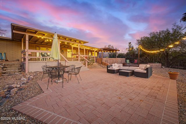 6851 N Machiavelli Way, Tucson, AZ 85741