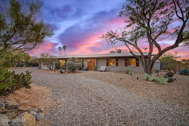 6851 N Machiavelli Way, Tucson, AZ 85741