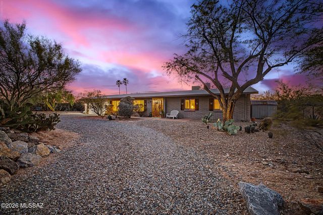 6851 N Machiavelli Way, Tucson, AZ 85741