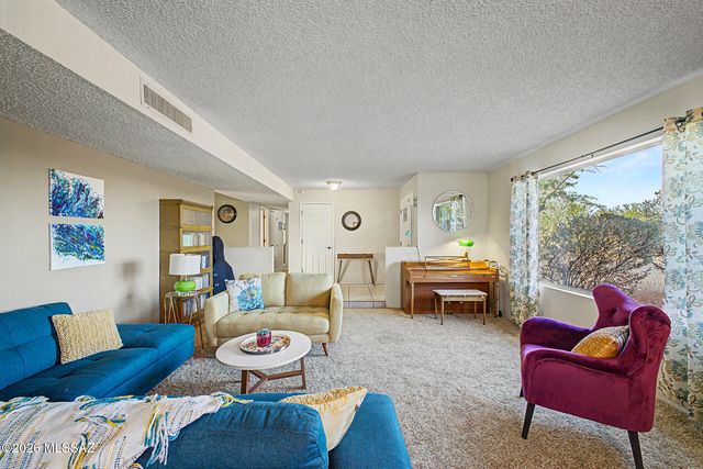 6851 N Machiavelli Way, Tucson, AZ 85741