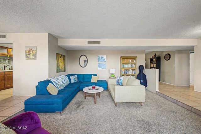 6851 N Machiavelli Way, Tucson, AZ 85741