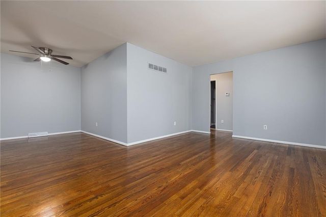 5869 N Oakley Street, Kansas City, MO 64119