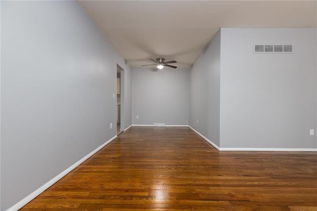 5869 N Oakley Street, Kansas City, MO 64119